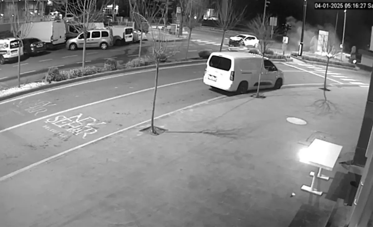 Nevşehir’de Otomobil ile Hafif Ticari Araç Çarpıştı: 9 Yaralı