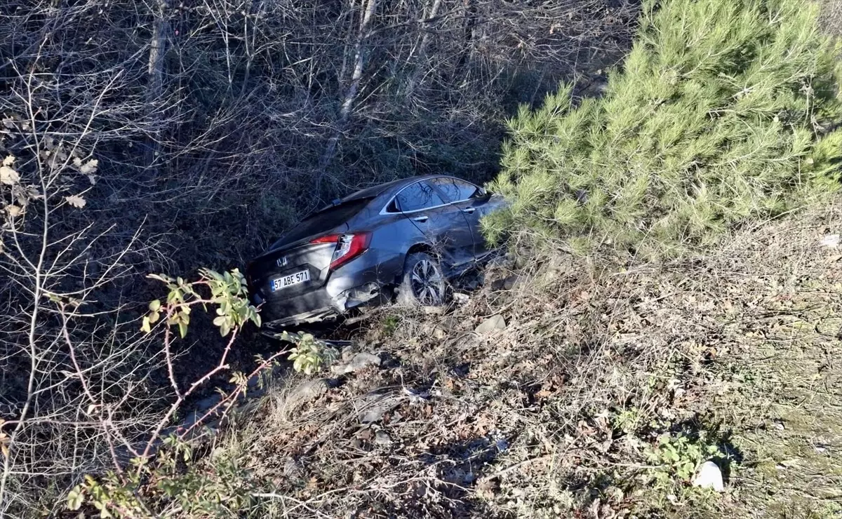 Sinop’ta Otomobil Kazasında 3 Yaralı