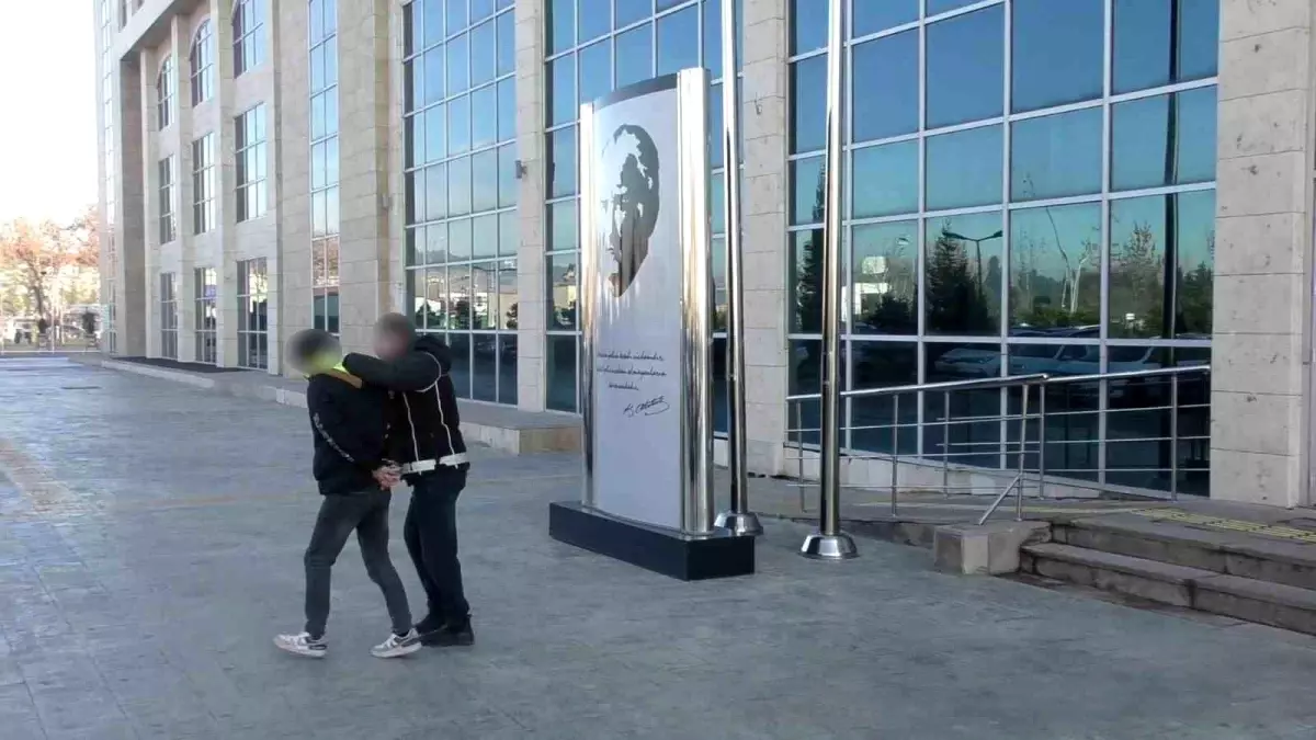 Uşak’ta Sentetik Bonzai Operasyonu: 537 Paket Ele Geçirildi