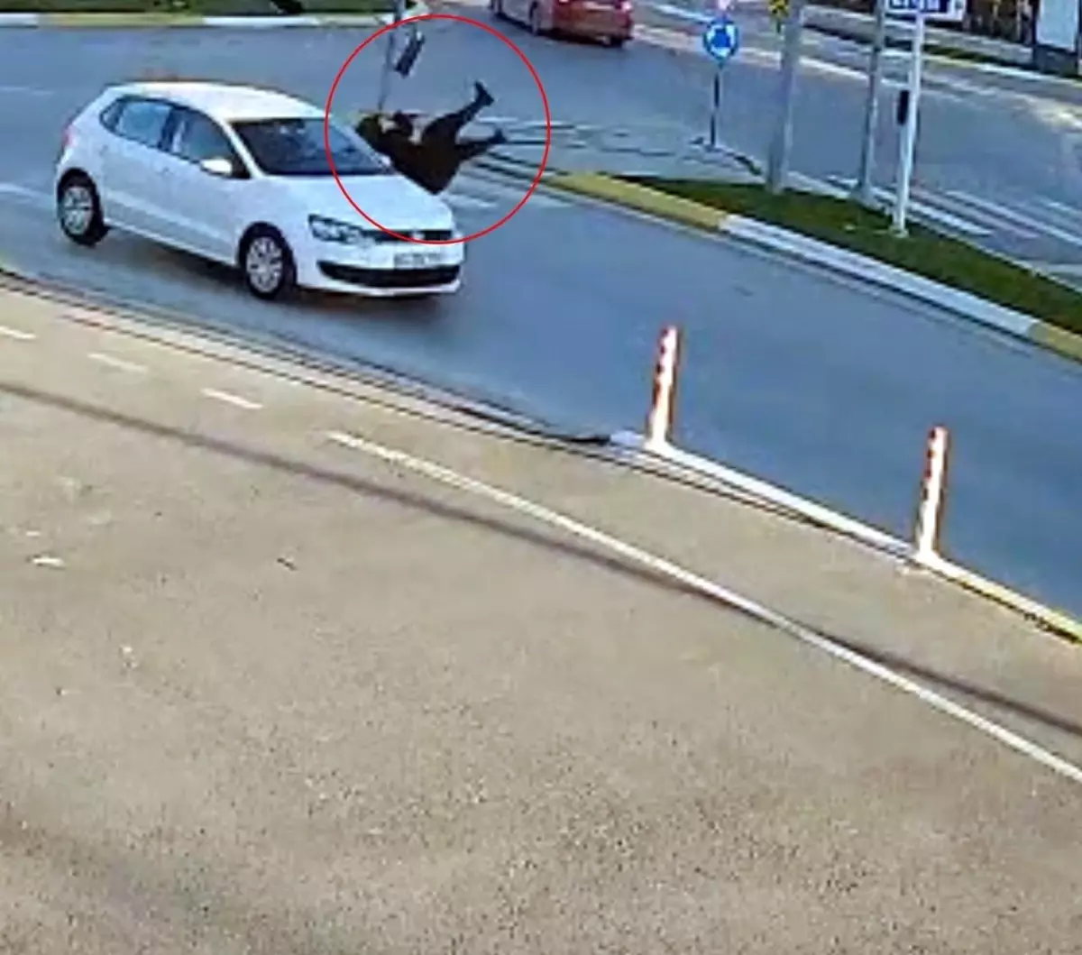 Sakarya’da Yaya Geçidinde İki Ayrı Otomobilin Çarptığı Kadın Yoğun Bakımda