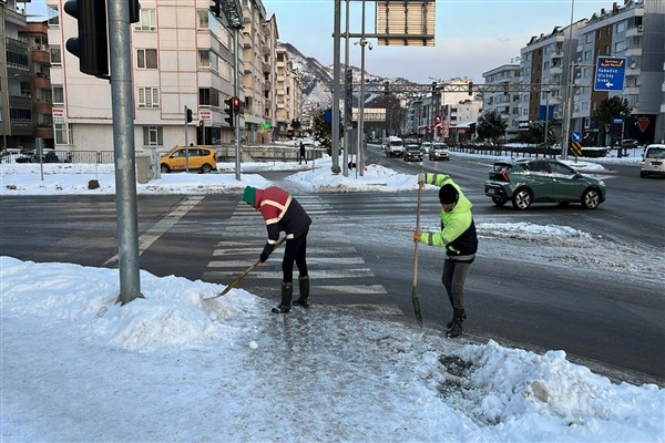 Ordu’da tuzlama ve kar temizle çalışmaları sürüyor