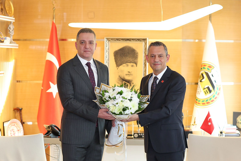 Özel’den Türkiye Barolar Birliği Başkanlığına yeniden seçilen Sağkan’a ziyaret