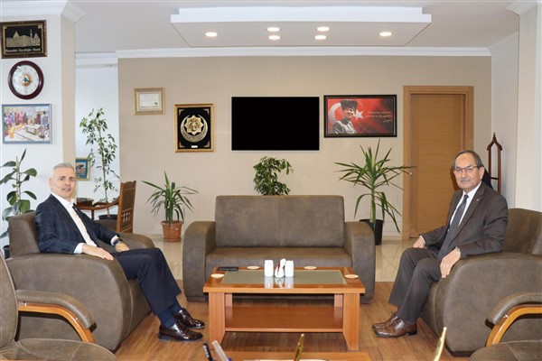 Karaman Valisi Çiçekli, Konya’da bölge müdürleriyle görüştü