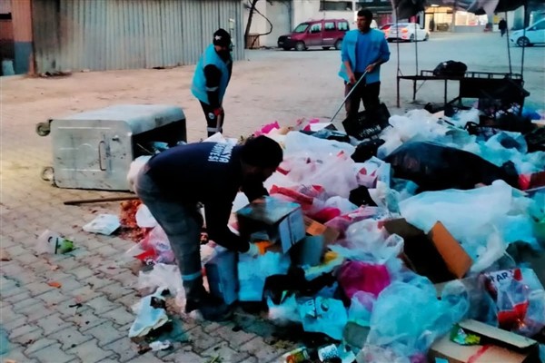 Antakya Belediyesi’nden semt pazarlarında temizlik çalışması