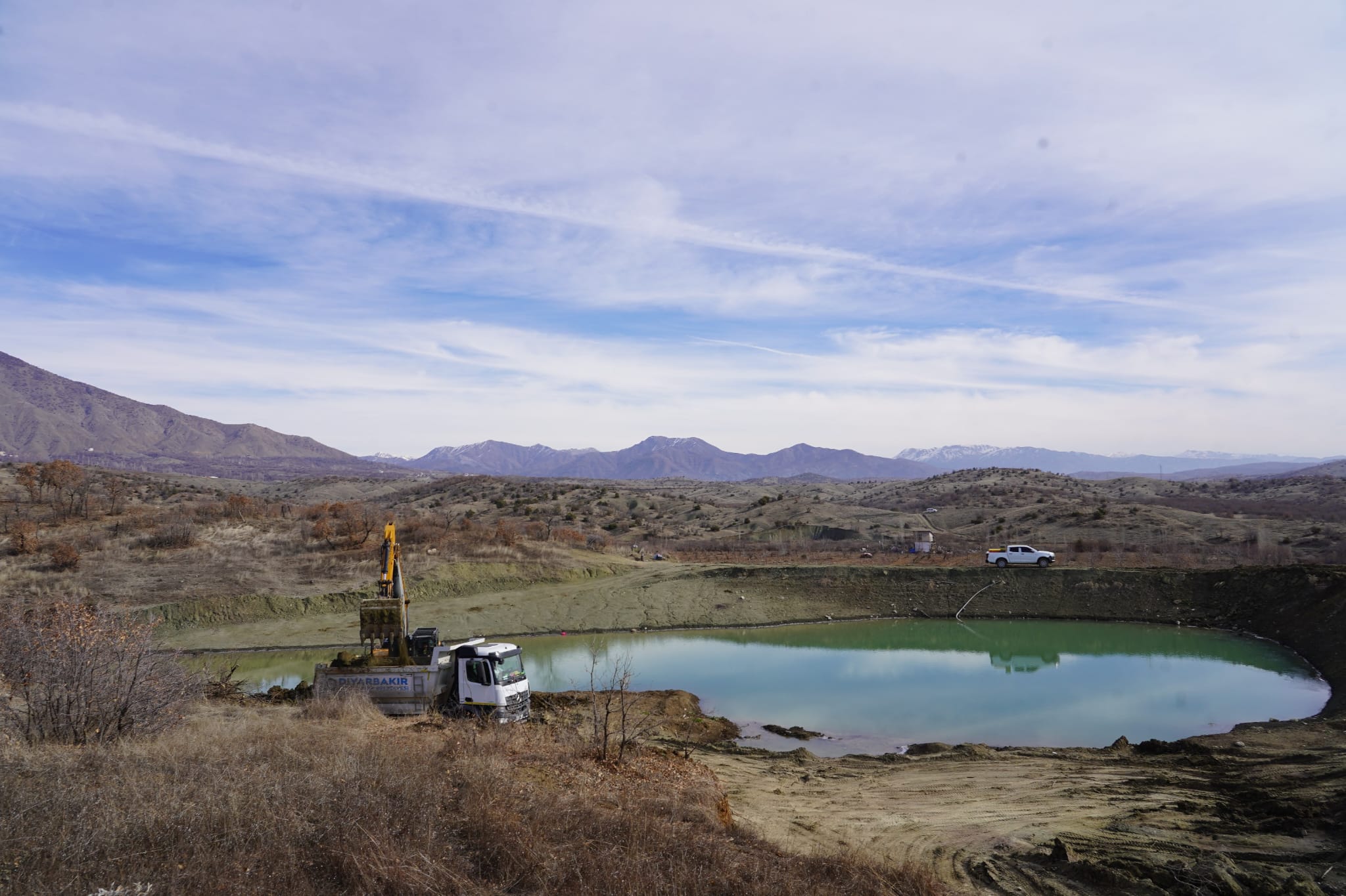 Diyarbakır Büyükşehir Belediyesi’nden bin 50 hayvana su sağlayacak gölet hizmeti