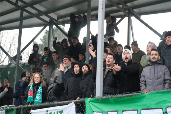 Başkan Köse, Giresun Sanayispor Kadın Futbol Takımı maçını tribünden izledi