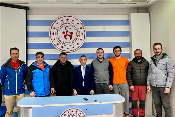 Rize’de dağcılık kulüplerine malzeme desteği verildi