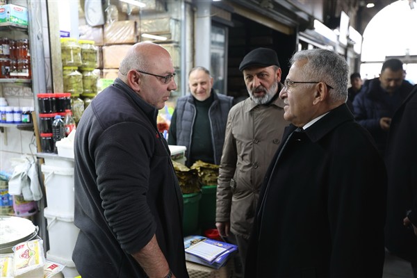 Büyükkılıç, esnaf ve vatandaşlarla bir araya geldi