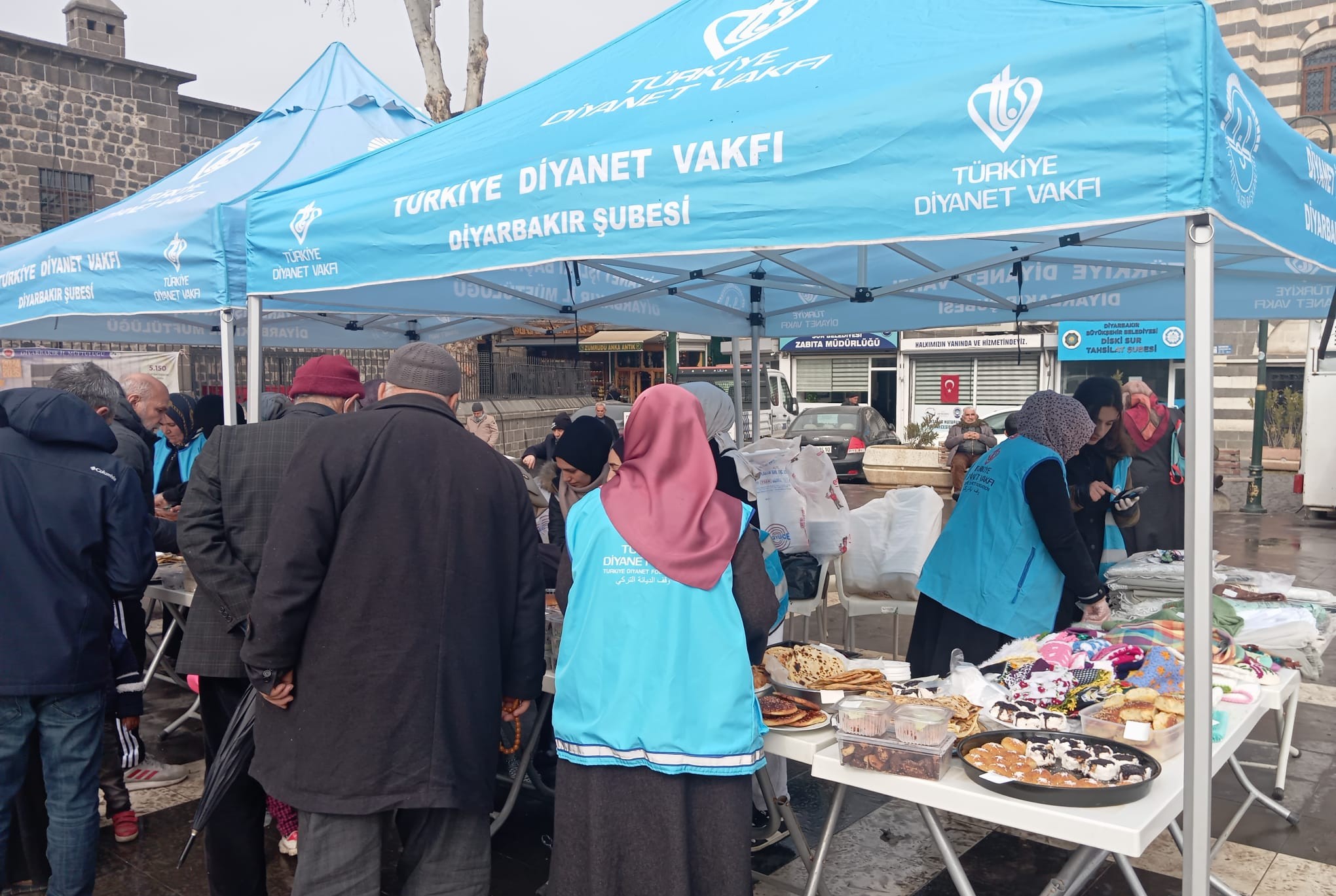 Diyarbakır Müftülüğü yıkılan Kur’an kursları için kermes düzenledi