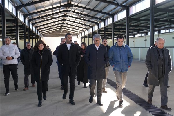 Diyarbakır Büyükşehir Belediyesi Eş Başkanları, belediyeye ait alanları inceledi