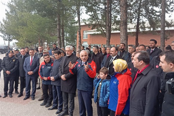 Diyarbakır’da 6 Şubat depremlerinin yıl dönümünde anma etkinliği