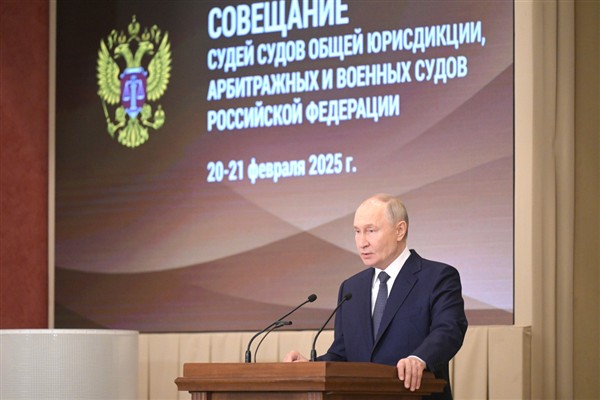 Rusya Devlet Başkanı Putin, hakimlerinin yıllık toplantısına katıldı