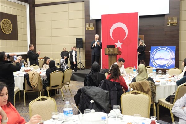 Karaman Valisi Çiçekli, Arabaşı Gecesi’ne katıldı