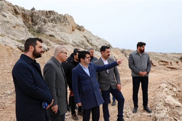 Mardin Büyükşehir Belediyesi yetkilileri, Kasımiye-Ravza yol çalışmalarını inceledi