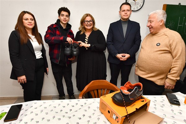 İzmir’de sanayide staj yapan öğrencilere destek