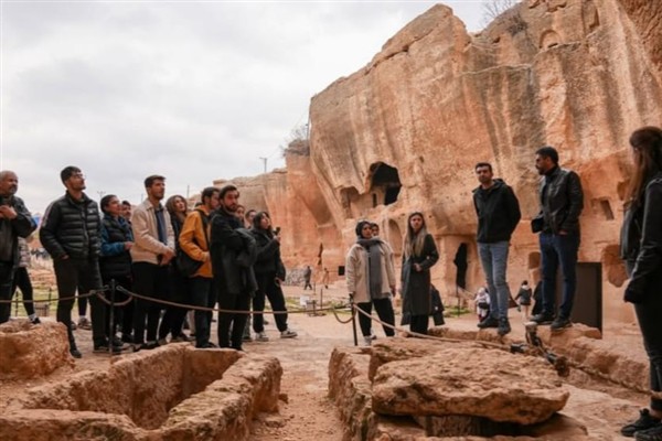 Diyarbakır Bağlar Belediyesi’nden Dara Antik Kenti’ne doğa ve tarih yürüyüşü
