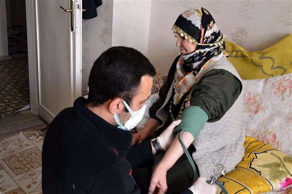 Diyarbakır Büyükşehir’den evde sağlık ve bakım hizmeti