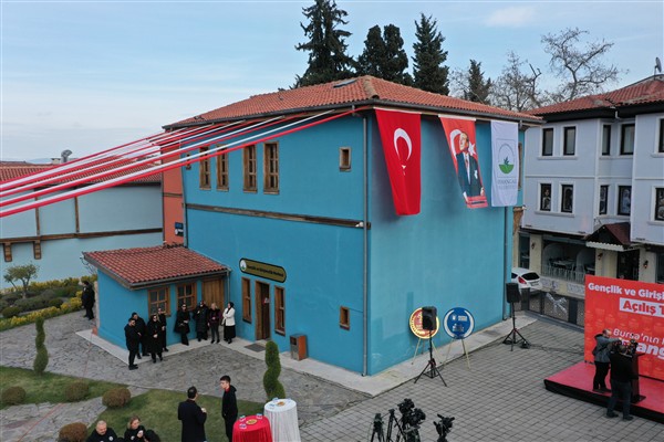 Osmangazi’de Gençlik ve Girişimcilik Merkezi hizmete sunuldu