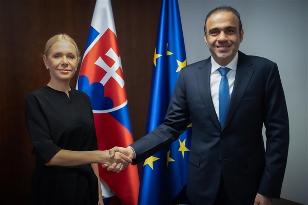 Katarlı Büyükelçi Al Hammadi, Slovakya Başbakan Yardımcısı Sakova ile görüştü