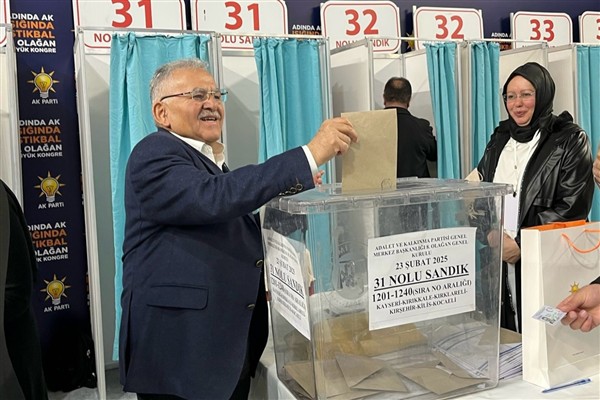 Başkan Büyükkılıç, AK Parti 8. Olağan Büyük Kongresi’ne katıldı