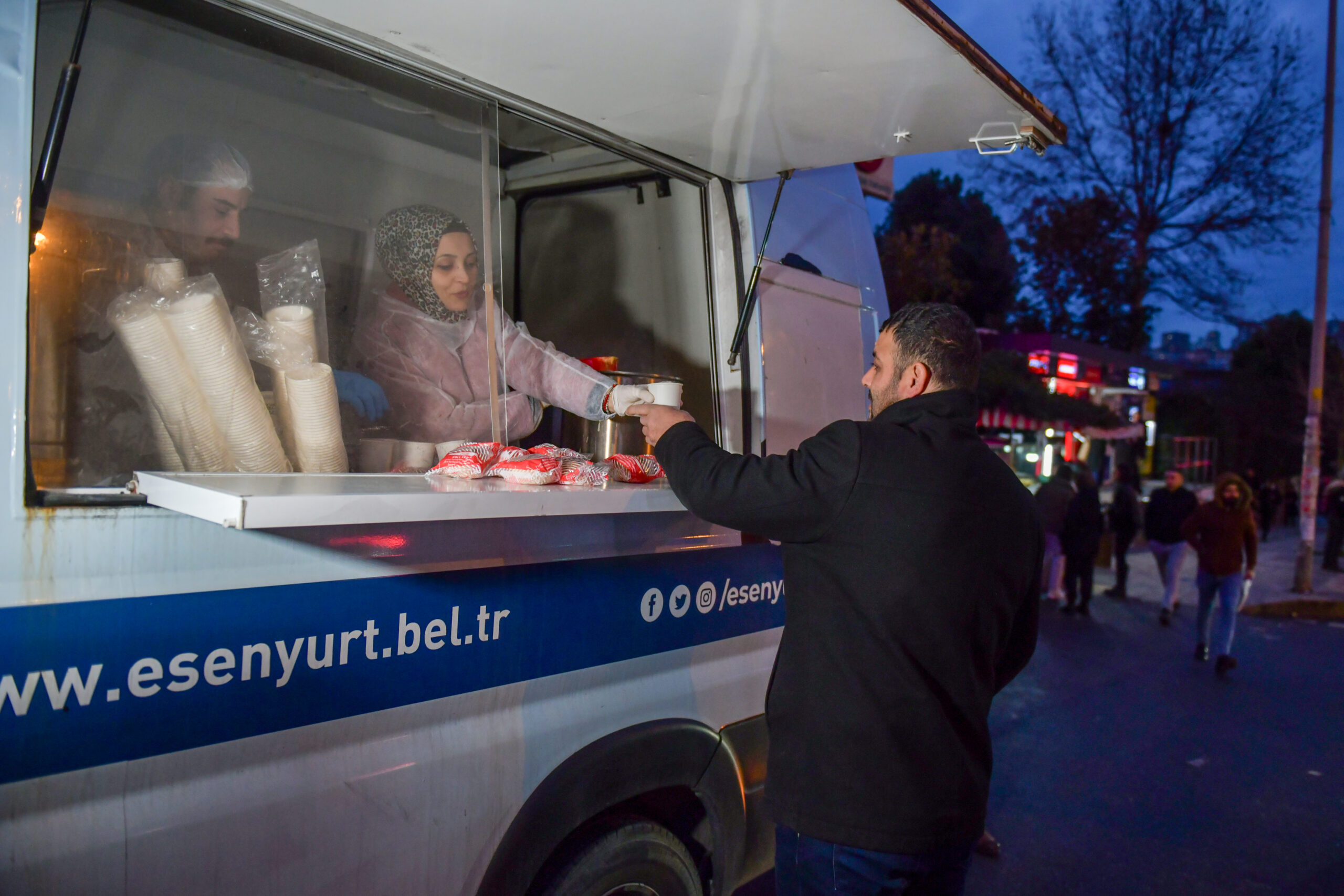 Esenyurt Belediyesi’nden çorba ikramı