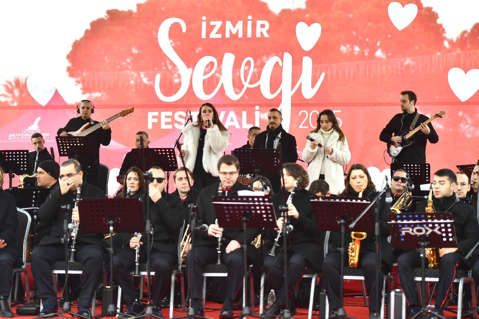 İzmir Büyükşehir Belediyesinden Sevgi Festivali