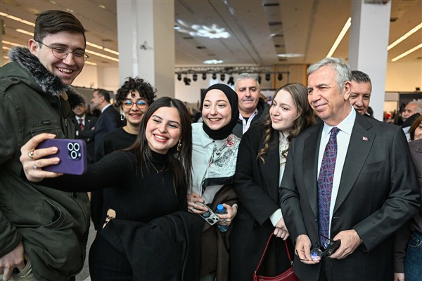 Başkan Yavaş, Ankara Uluslararası Hazır Giyim ve Moda Fuarı’na katıldı