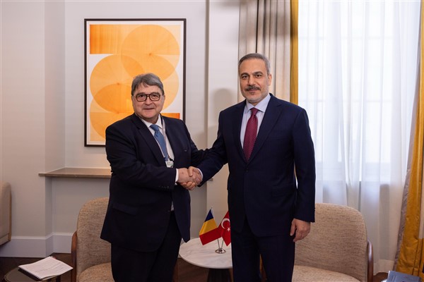 Bakan Fidan, Romanya Dışişleri Bakanı Hurezeanu ile bir araya geldi