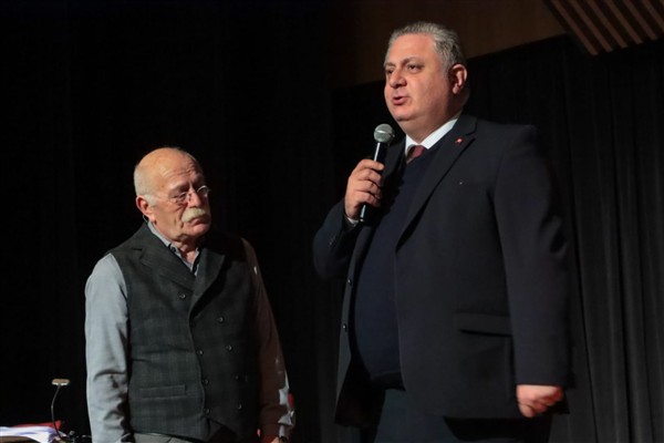 Yalova’da “Unutma Bizi” adlı oyunu sahnelendi