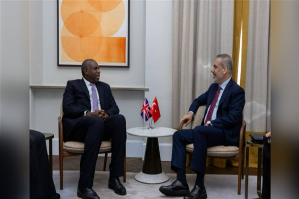 Bakan Fidan, Birleşik Krallık Dışişleri Bakanı David Lammy ile görüştü