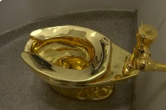 Churchill’in çocukluk evinden ”altın tuvalet”i çalan hırsızlar yargılanıyor