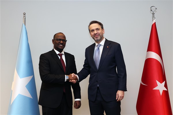 Bakan Bayraktar, Somali Petrol ve Maden Kaynakları Mohamed ile görüştü