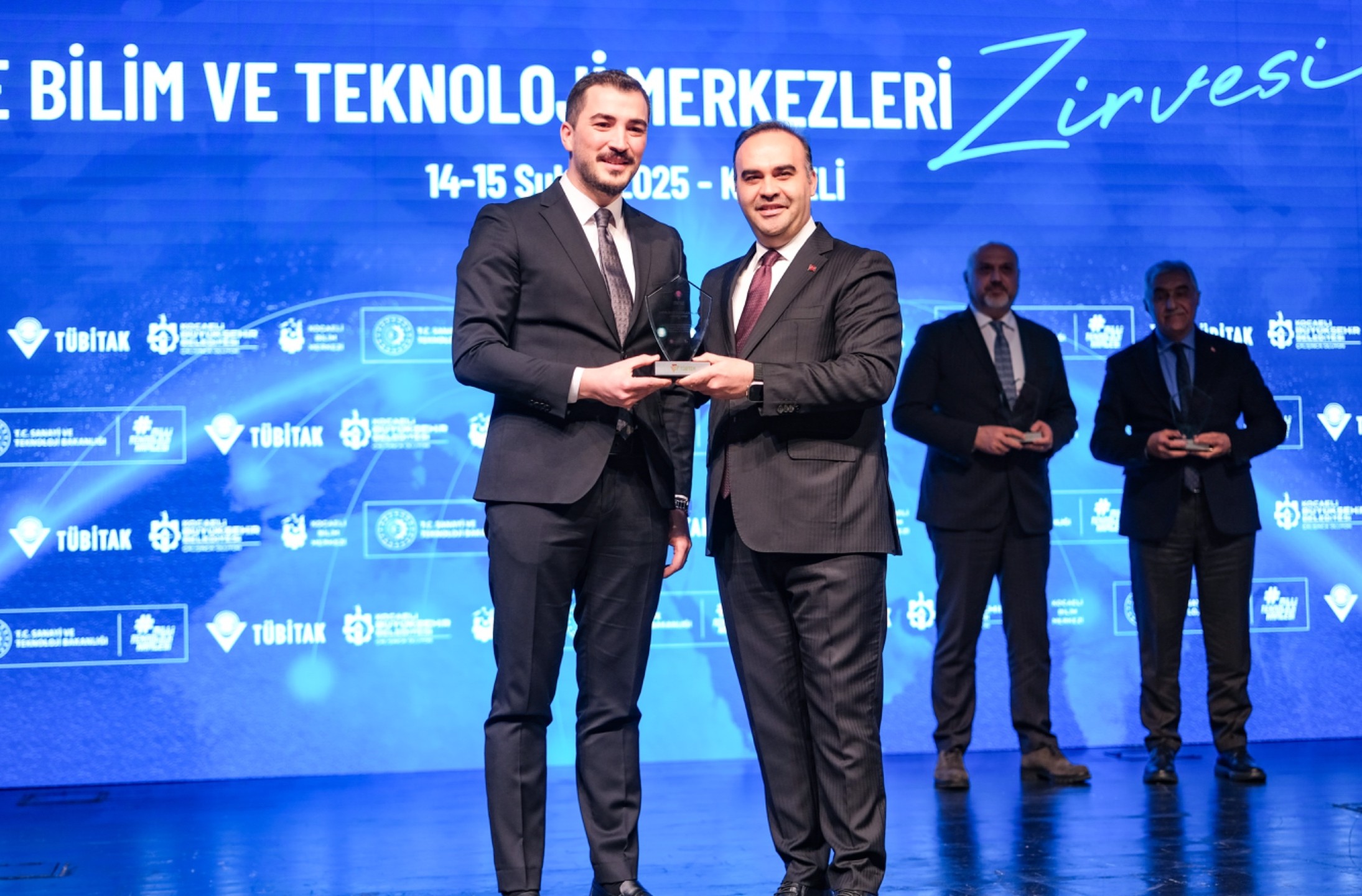 Bakan Kacır’dan Konya Bilim Merkezi’ne “En İyi Yenilikçi Uygulamalar” ödülü