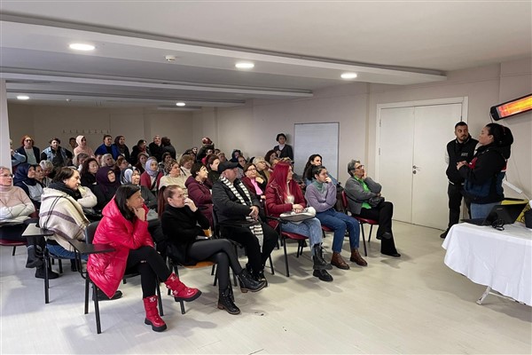 İZMEK kursiyerlerine “Uyuşturucu İle Mücadele Eğitimi” verildi