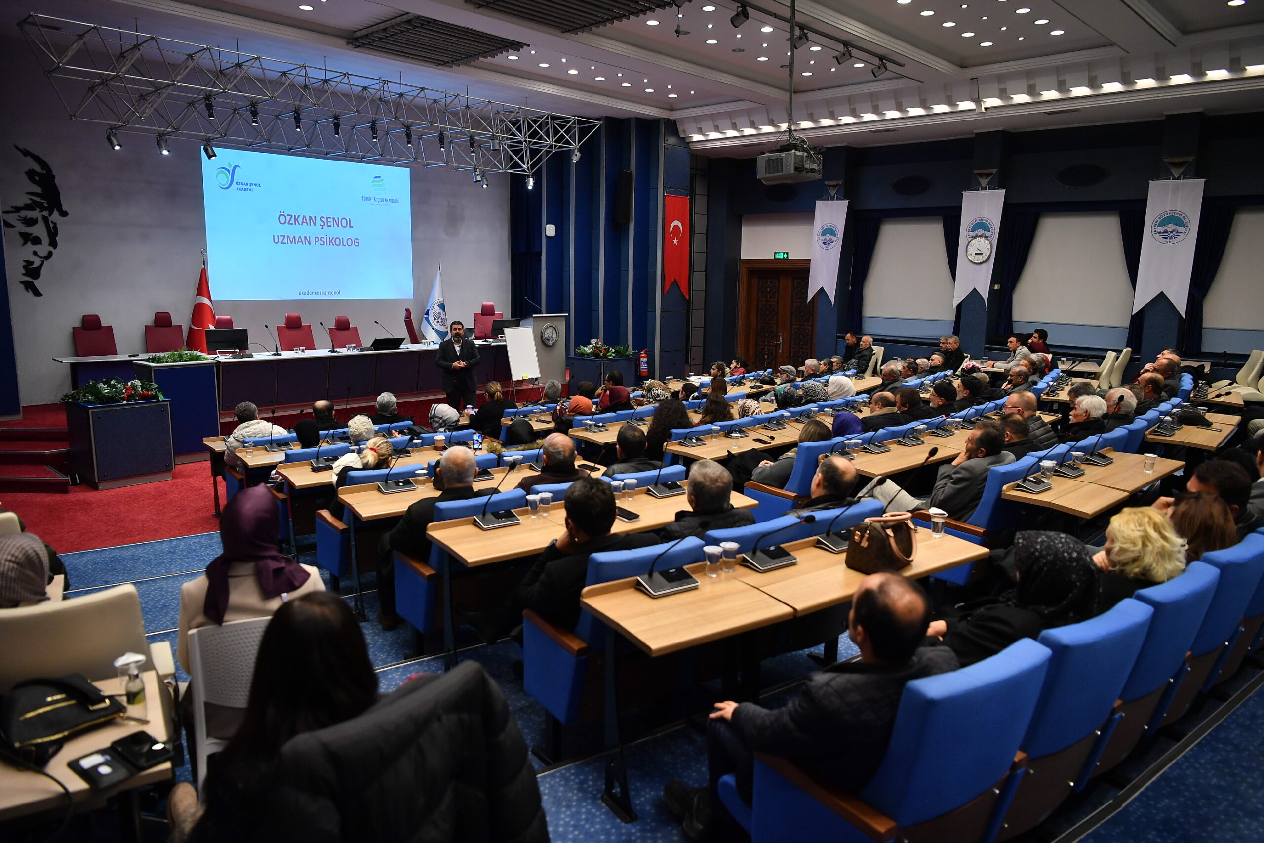 Kayseri Büyükşehir Belediyesi’nden muhtarlara eğitim semineri