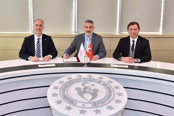 İnegöl’ün yeni havuzu için imzalar atıldı