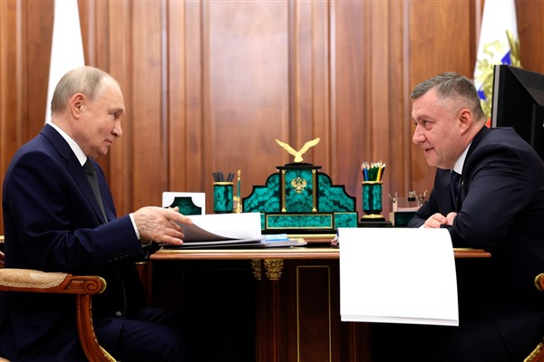Rusya Devlet Başkanı Putin, Irkutsk Bölgesi Valisi Kobzev ile görüştü