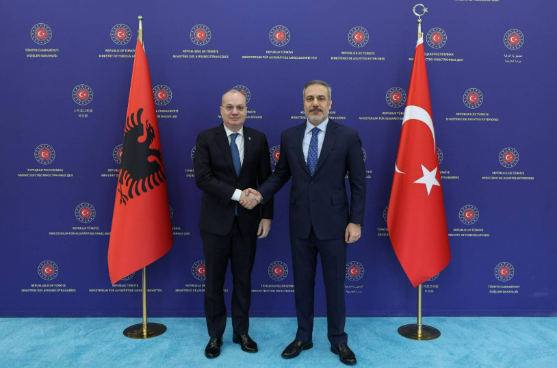 Bakan Fidan, Arnavutluk Cumhuriyeti Avrupa ve Dışişleri Bakanı Hasani ile görüştü