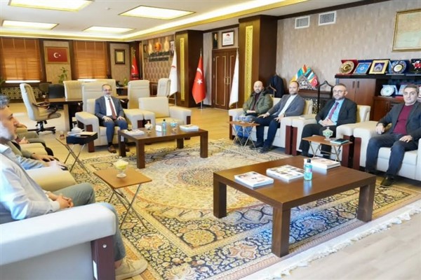 Bingöl Üniversitesi ile İzmir Katip Çelebi Üniversitesi arasında ÜBYS iş birliği protokolü