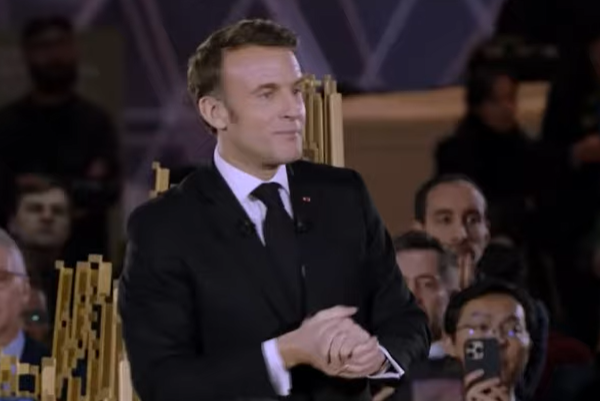 Macron, Avrupa liderlerini Ukrayna konusunda acil toplantı yapmaya çağırdı