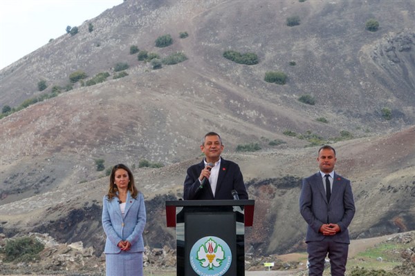 Özel, UNESCO Global Jeopark Ziyaretçi Merkezi’nin açılış törenine katıldı