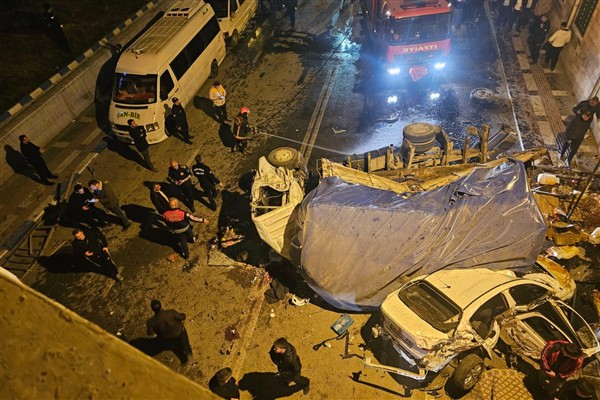 Birecik’te trafik kazası: 3 ölü, 22 yaralı