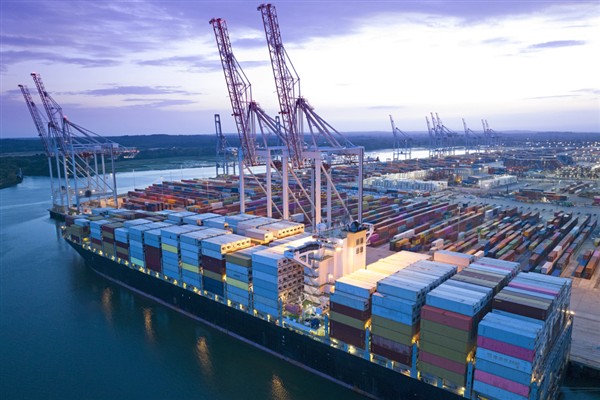 Çin’in ocak ayı uluslararası ticaret hacmi 4 trilyon yuanı aştı