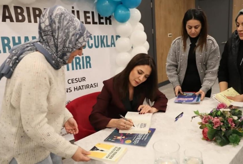 Mardin’de “Sabırlı Aileler, Merhametli Çocuklar Yetiştirir” programına yoğun ilgi
