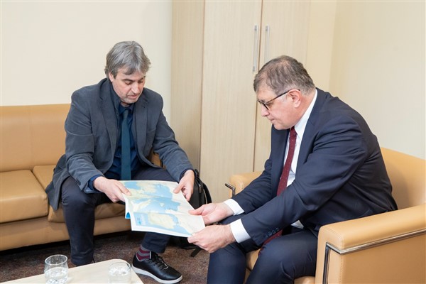 İzmir Büyükşehir ile Akdeniz Kentler Ağı arasında körfez temizliği için iş birliği