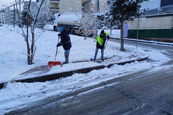 Çayırova’da kar yağışına karşı hazırlıklar tamamlandı