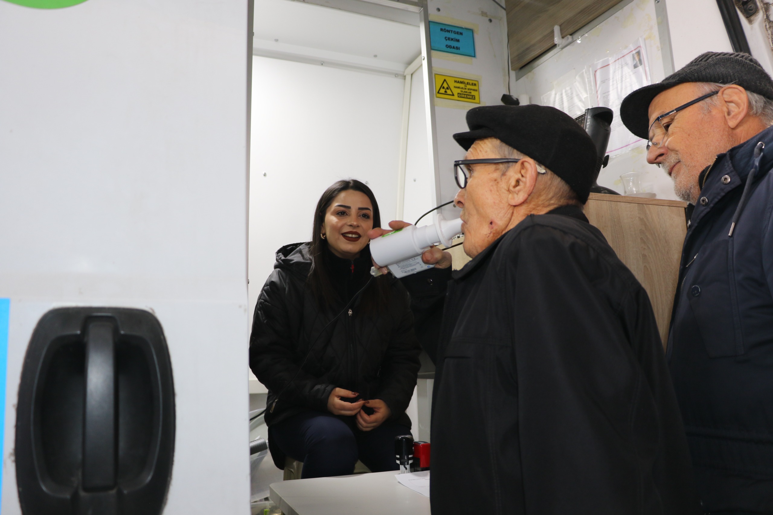 Manisa’da vatandaşlara ücretsiz solunum fonksiyon testi yapıldı