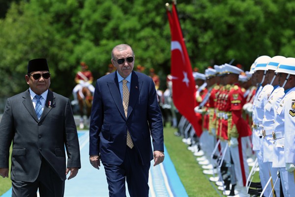 Cumhurbaşkanı Erdoğan, Endonezya’da resmi törenle karşılandı