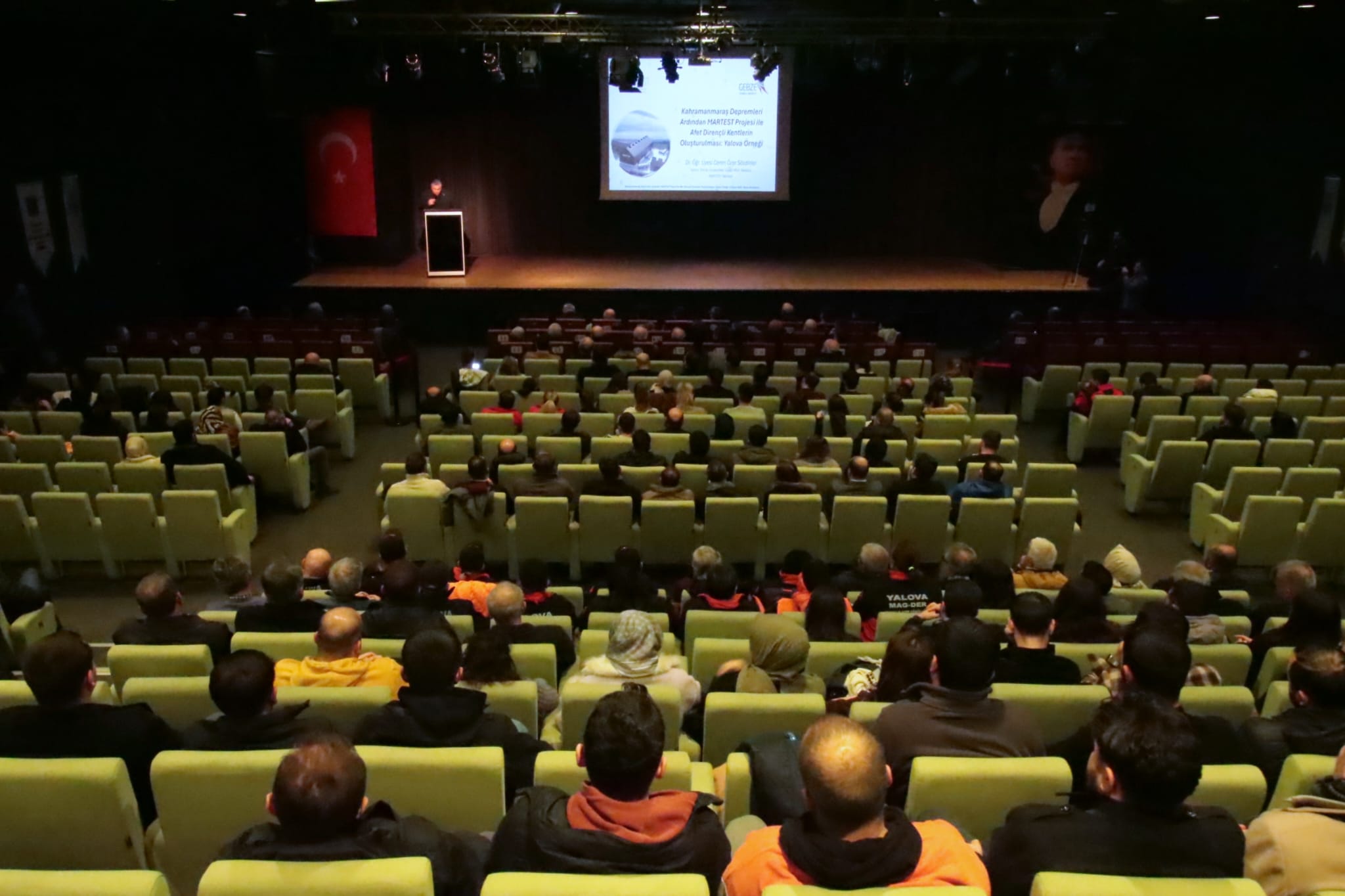 Yalova’da afetlere karşı daha dirençli şehirler oluşturmak için konferans düzenlendi