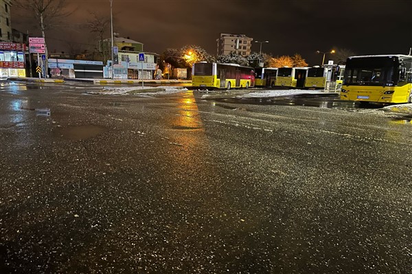 İstanbul’da karla mücadele sürüyor